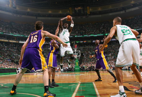 12次！次回合战马竞维尼修斯成本赛季欧冠单场被.