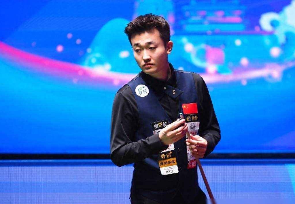 体操世界杯：张可欣头名晋级高低杠决赛 “丘妈”晋级跳马决赛2025-02-22.