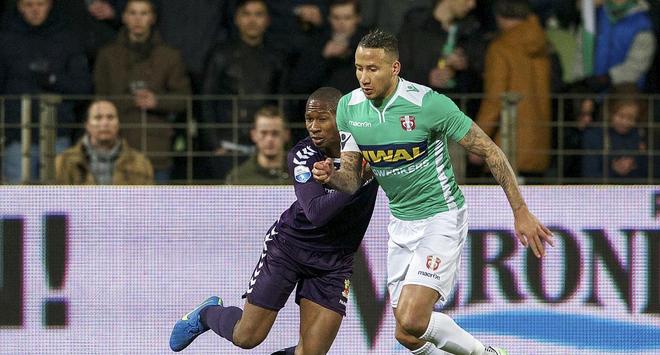 绝他队挖角 绝他队挖角